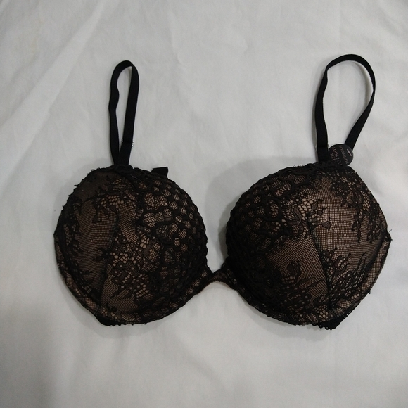 Victoria's Secret bombshell bra 32D